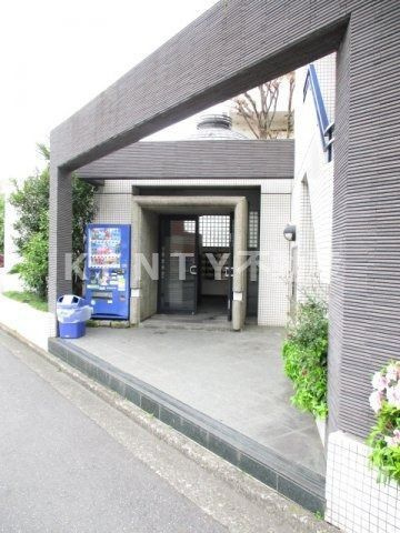 【エントランス】 | ジョイフル池上 | 清潔なエントランスです