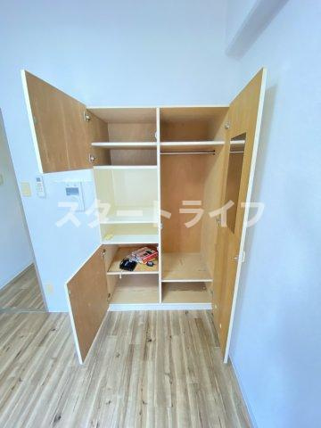 大阪市東淀川区豊新２丁目の賃貸マンションの収納