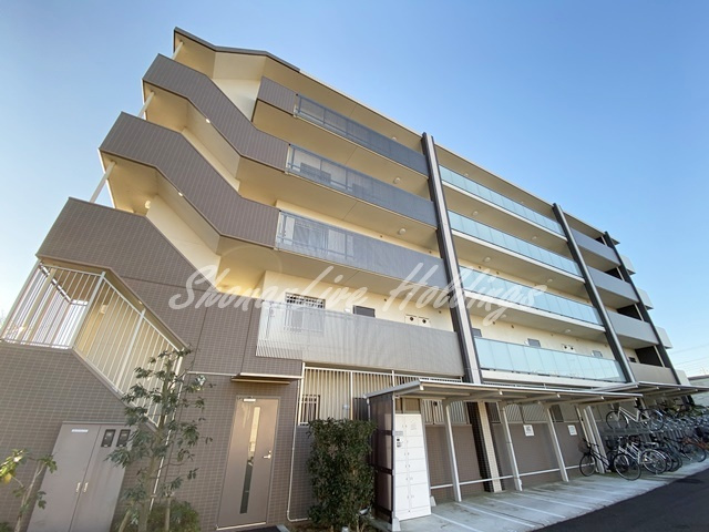 藤沢市円行２丁目の賃貸マンションの外観