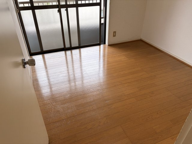 岩田コーポ　2号棟の洋室