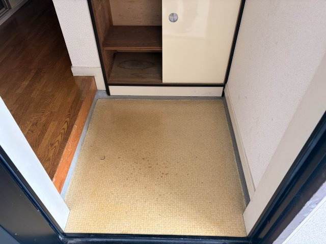 岩田コーポ　2号棟の玄関