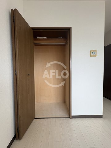 エストポワール堀江の収納|エストポワール堀江　クローゼット