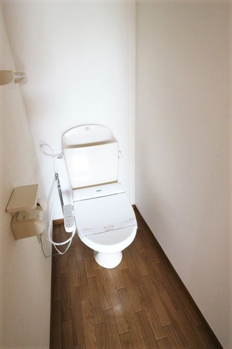 グリーンガーデン新柏のトイレ|落ち着いた色調のトイレです