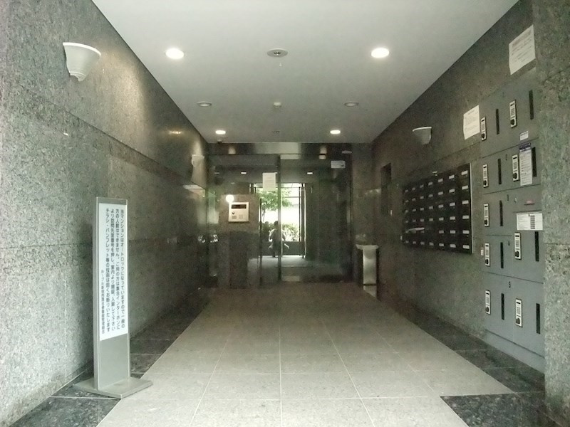 ルーブル新宿西落合参番館のロビー