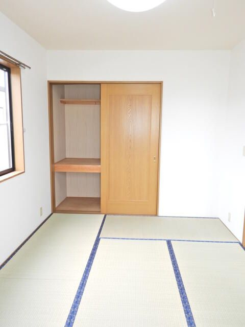 たんぽぽコーポ福岡の和室