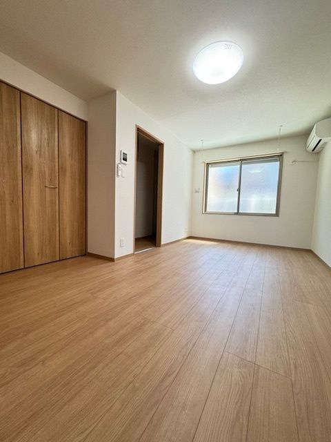 ハイツ柴又の洋室