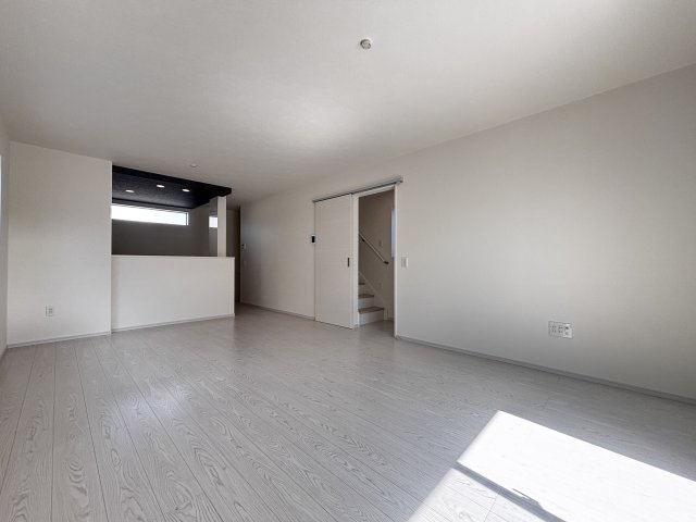 明石市二見町東二見戸建の居間・リビング