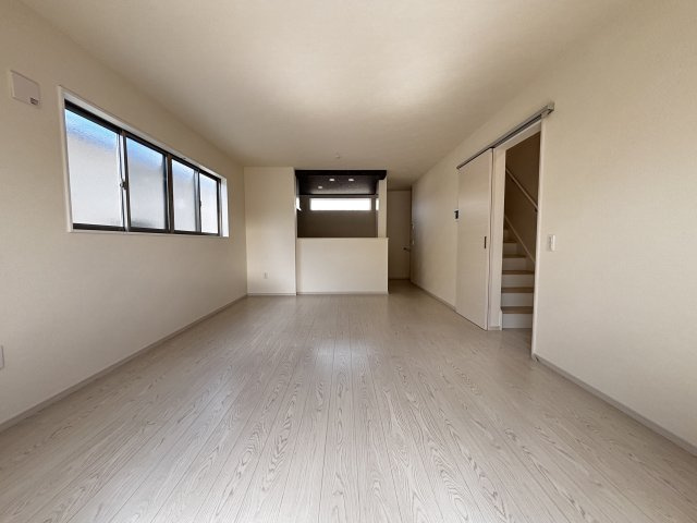 明石市二見町東二見戸建の居間・リビング
