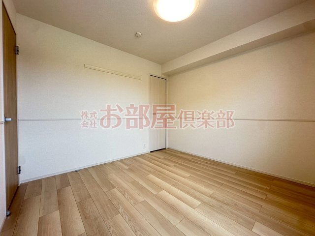 グレイシャス髙尾Ⅲの洋室|個人の部屋や寝室として使える洋室です