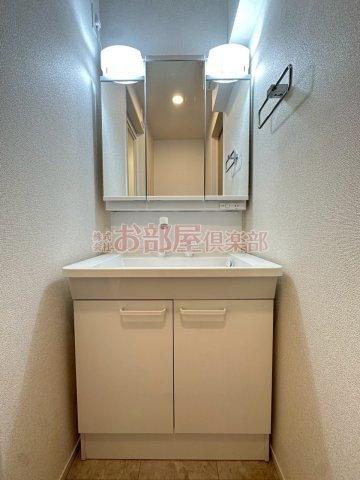 グレイシャス髙尾Ⅲの洗面所|忙しい朝には欠かせない洗面所です
