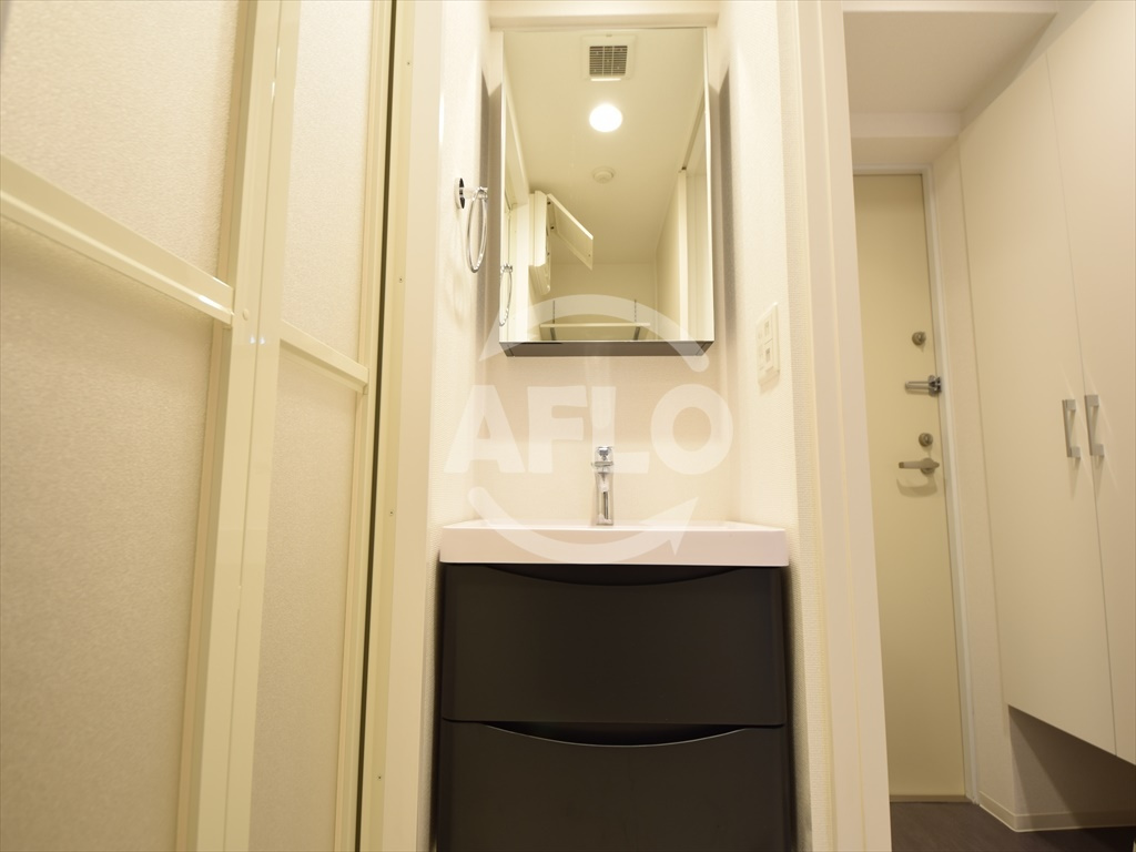 セレニテ谷町calmeの独立洗面台|セレニテ谷町calme（セレニテ谷町カルム）　洗面化粧台