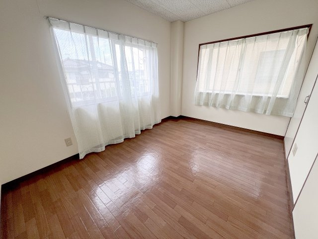 萬寿シティAの洋室
