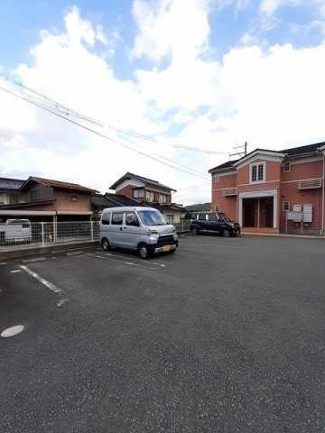 Ｍ．フルーレの駐車場