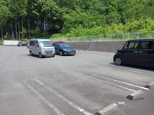 メゾン・城ノ下Ｂの駐車場