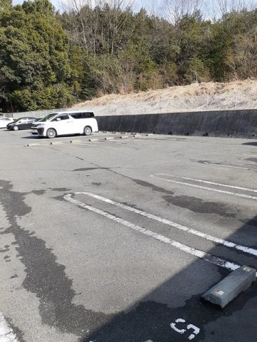 メゾン・城ノ下Ｂの駐車場