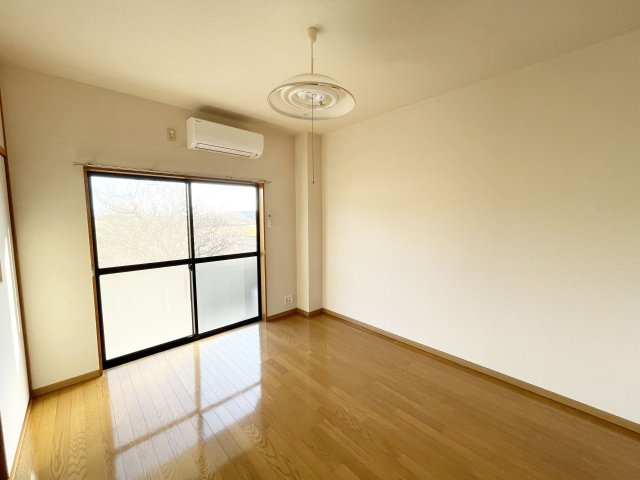 【居間・リビング】 | レジデンスQ’ｔｙ1 | ※同物件、別のお部屋の写真です。設備は現況に従います。