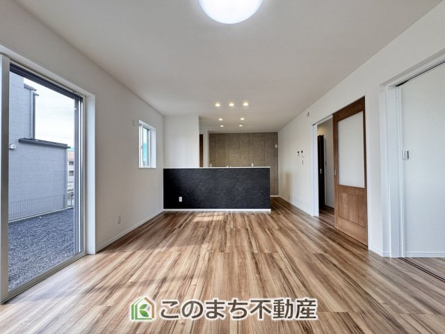 ワイウッドコート宇都宮市駒生町第5期の居間・リビング