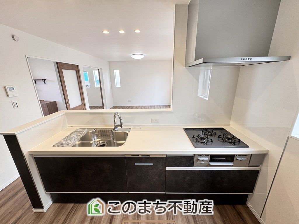ワイウッドコート宇都宮市駒生町第5期のキッチン|人気の対面式キッチン☆料理をしながらご家族とコミュニケーションが取れます♪