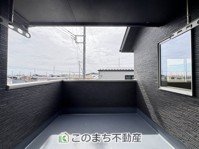ワイウッドコート宇都宮市駒生町第5期のバルコニー|南向きの大型バルコニーは陽当り良好で、たっぷりのお洗濯物もよく乾きます！
さらにインナーバルコニーなので雨の日でも安心してお出かけできますね♪