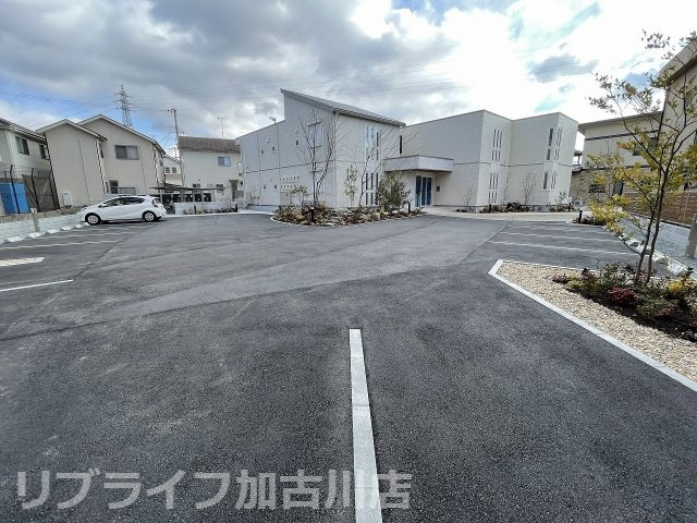宝殿ハイツ峰の駐車場