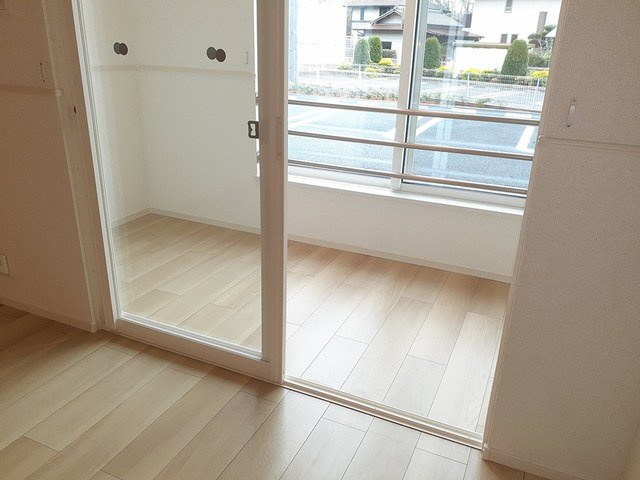 ミルレ　クラージュ　Ⅱの内装|明るい色調の室内です