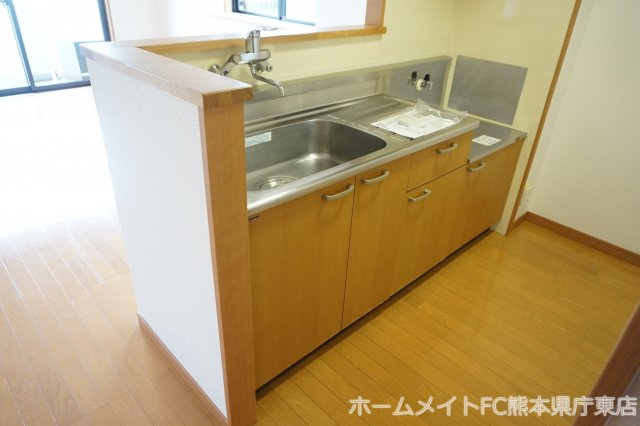 熊本市東区下南部１丁目の賃貸マンションのキッチン