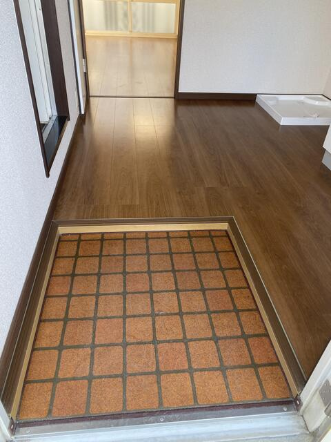 たがいぼりハイツの玄関