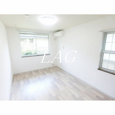 【居間・リビング】 | ラベンダーハイツ | 洋室のお部屋です。
