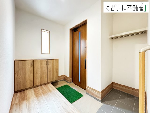 【玄関】 | ワイウッドコート深谷市上柴町第39期　新築住宅 | ≪2号棟≫
現地(2026年10月撮影)