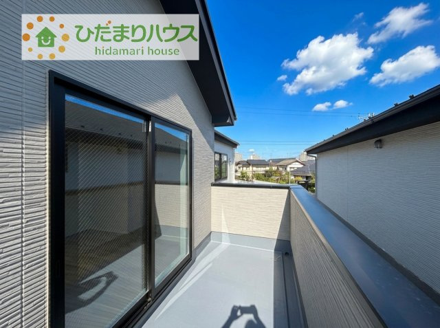 【バルコニー】 | 取手市藤代南3期　新築戸建　1号棟 | 広々としたバルコニー。お洗濯物もぜーんぶ干せちゃいます！！