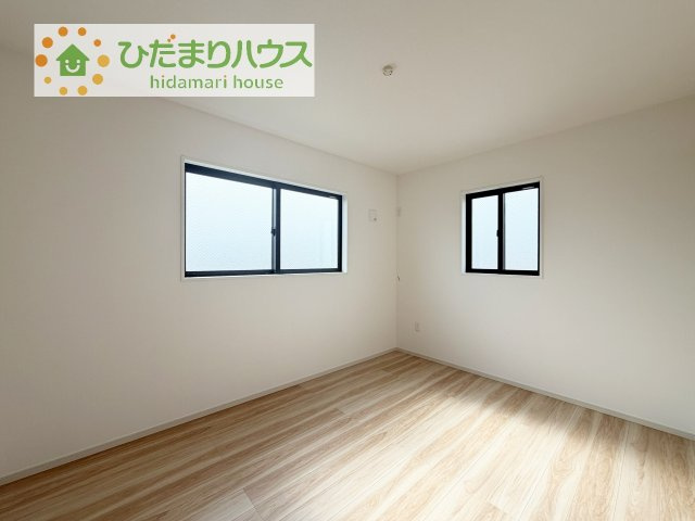 【洋室】 | 取手市藤代南3期　新築戸建　1号棟 | 机にベットを置けば子供部屋の完成です！