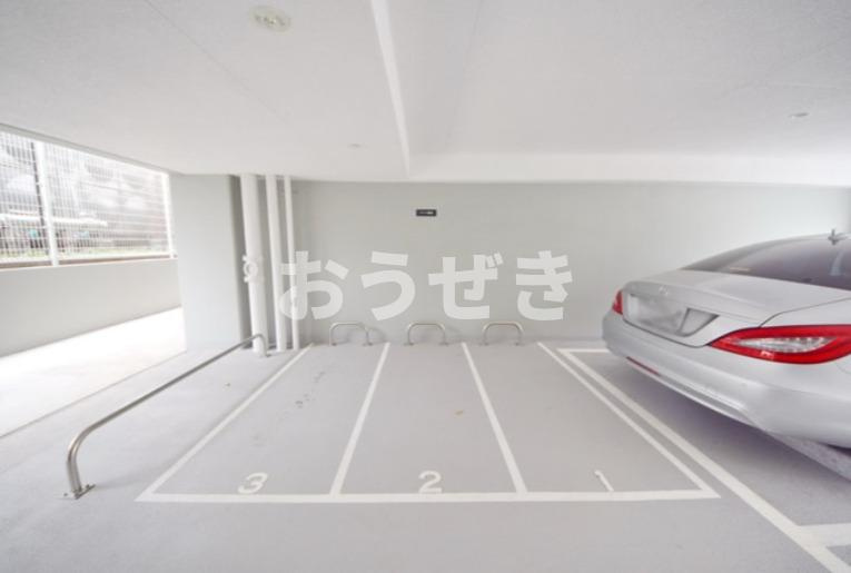 ＡＺＥＳＴ北赤羽の駐車場