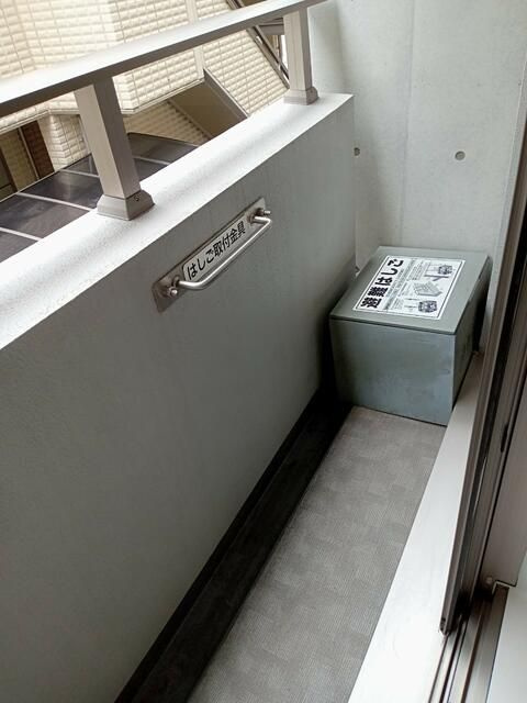 ＮＡＫＡＩＣＨＩ　　ＢＬＤＧ．のバルコニー|陽当たり良好なバルコニーです