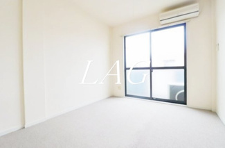 【居間・リビング】 | スワーラ文蔵 | 洋室のお部屋です。