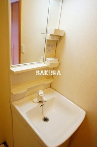 【洗面所】 | カーサ久良岐アネックス | 身支度に便利な洗面台♪