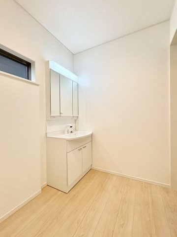 《仲介手数料半額》狭山市中央第8　全3棟　2号棟の脱衣所
