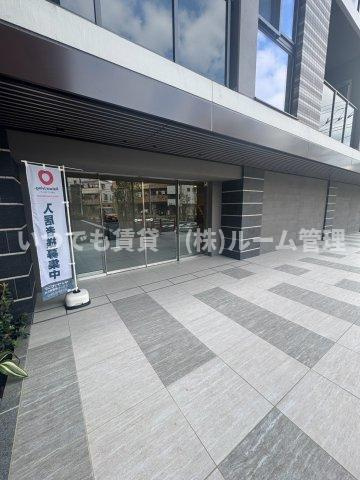 ロイジェント戸越銀座のエントランス