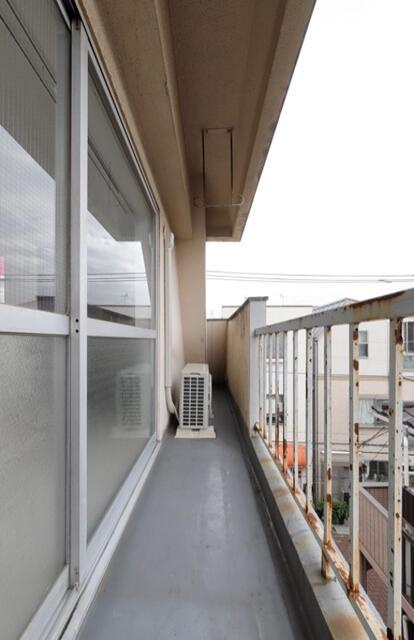 大洋北町マンションのバルコニー