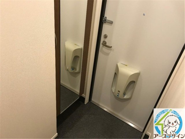 エコハウス栄華の玄関|パース写真