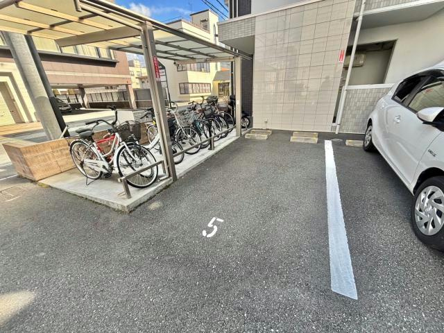 MISTRAL北条宮の町の駐車場