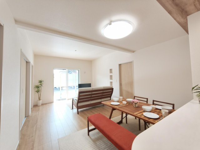 深谷市緑ヶ丘　人気の平屋建　駅徒歩11分の居間・リビング
