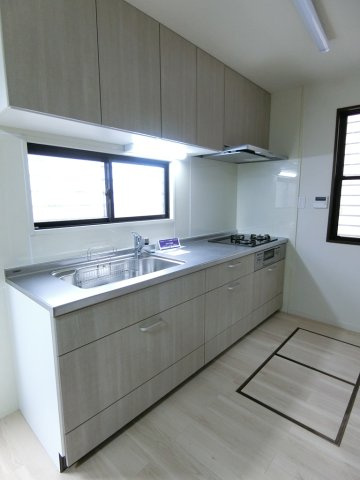 松戸市　古ケ崎２丁目戸建てのキッチン|コンパクトなキッチンで掃除もラクラク