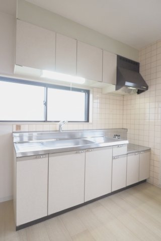 広島市安佐南区大町東２丁目の賃貸マンションのキッチン