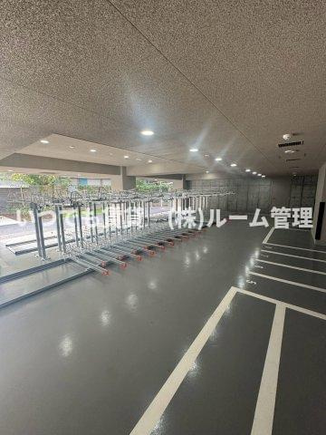 ロイジェント戸越銀座のその他共用部分|バイク置き場・駐車場もございます。