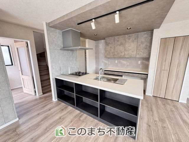 ワイウッドコート宇都宮市駒生町第5期のキッチン|人気の対面式キッチン☆料理をしながらご家族とコミュニケーションが取れます♪