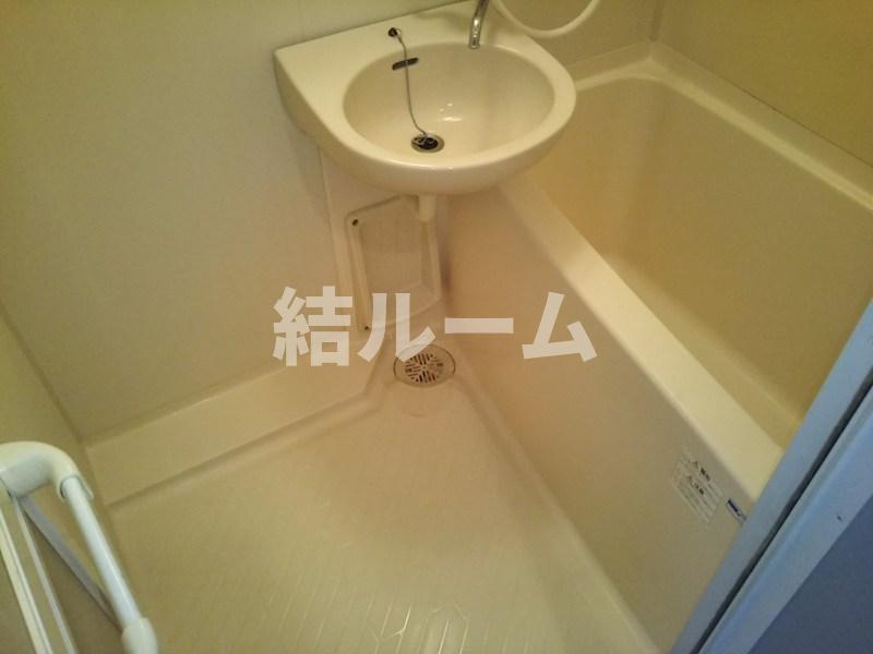 中野区新井４丁目の賃貸マンションの浴室