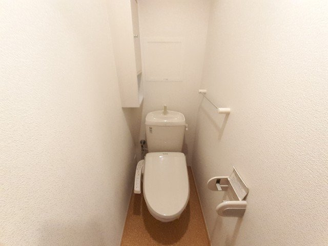 グラン・シャリオのトイレ|温水洗浄便座付きです。