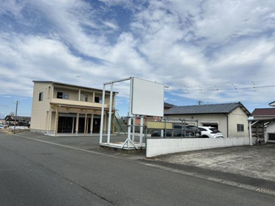 【駐車場】 | 八代市鏡町貸事務所・倉庫 | カースペースがあります