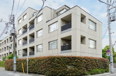 【外観】 | コートハウス中野坂上 | 鉄筋コンクリート造のがっちりとした建物。