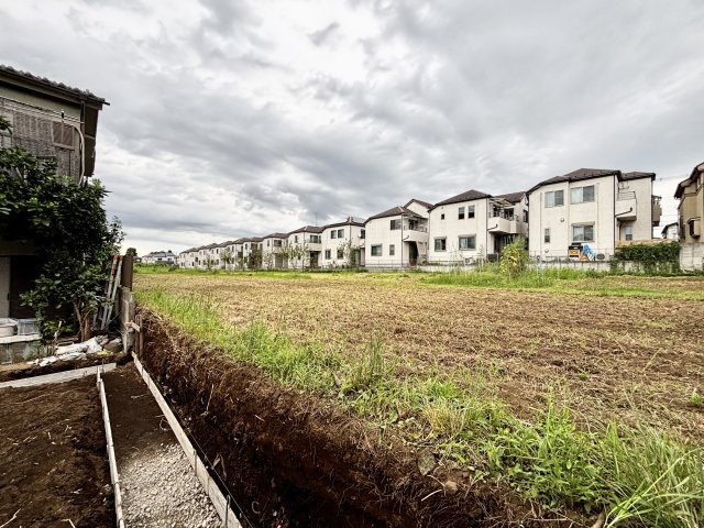 【前面道路含む現地写真】の画像